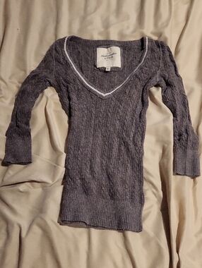 Abercrombie & Fitch Charcoal Gray V-Neck Cable Sweater with White Trim